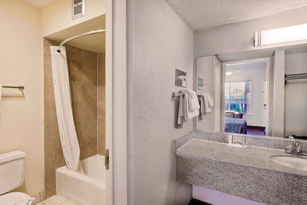 Фото Knights Inn Palmdale