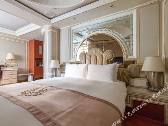 Фото Charming Castle Hotel