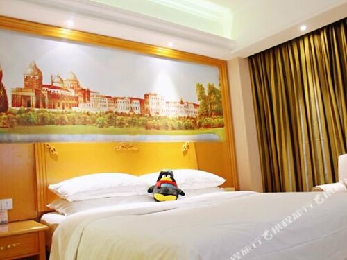 Гостиница Vienna Hotel Shanghai Hongqiao Huaxin Road в Шанхае