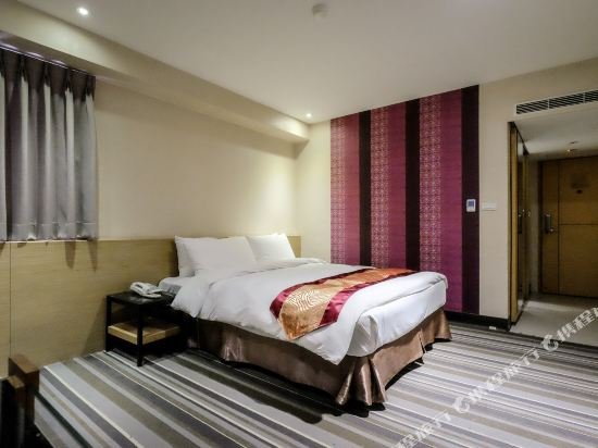 Фото Country Garden Hotel