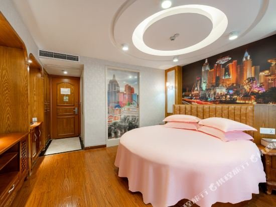 Фото Yiwu Baide Theme Hotel