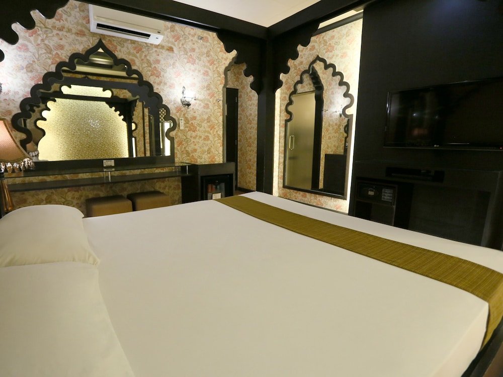 Фото Victoria Court Malate, Manila