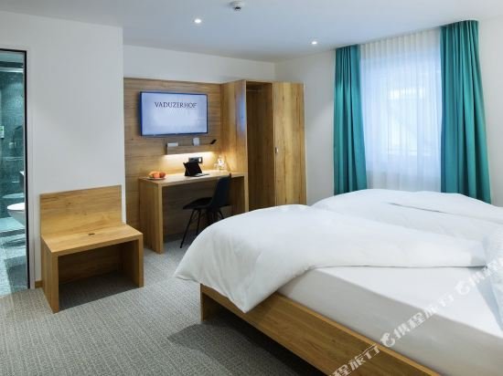 Фото Hotel Vaduzerhof