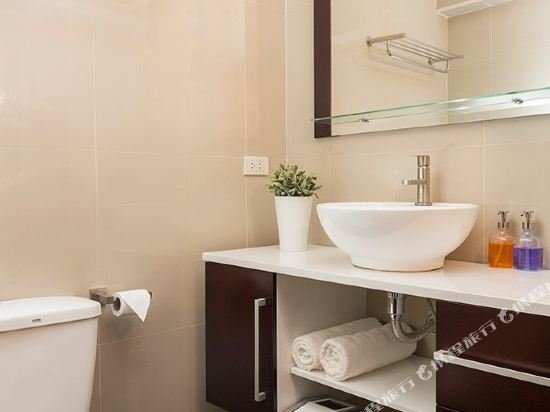 Фото Ratchada Point Hotel