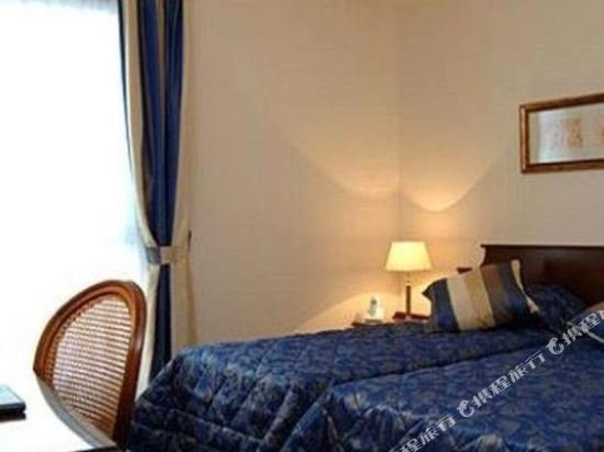 Фото Amiral Hôtel