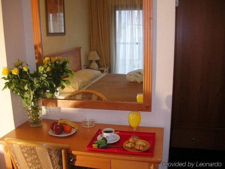 Фото Armon Hayarkon Hotel