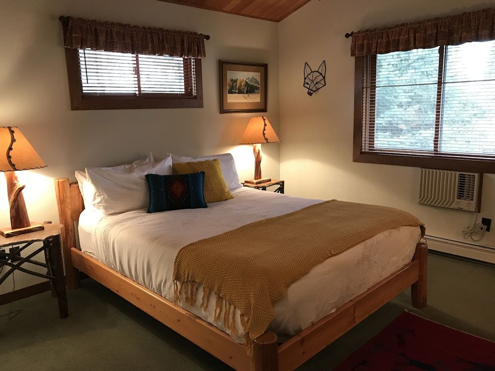 Фото Good Medicine Lodge Bed & Breakfast