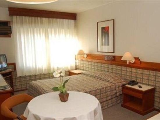 Фото Hotel Suárez Campo Bom