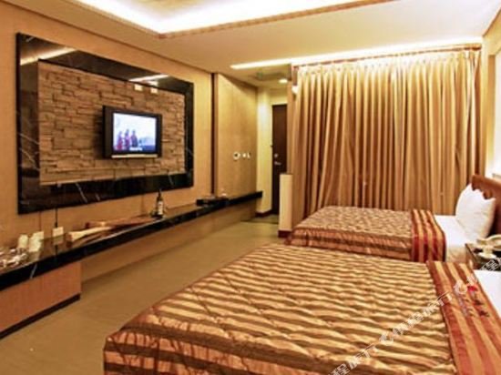 Фото Harbor Elite Hotel