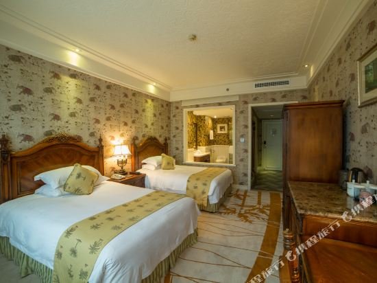 Фото The First World Hotel