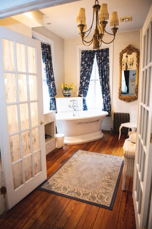 Фото Faunbrook Bed & Breakfast