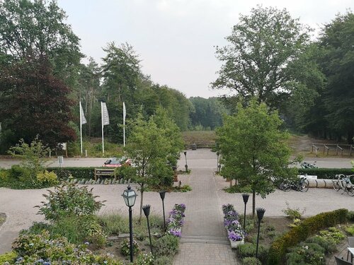 Внешний вид отеля Hotel Restaurant De Uitkijk в Хеллендорне, фото 2