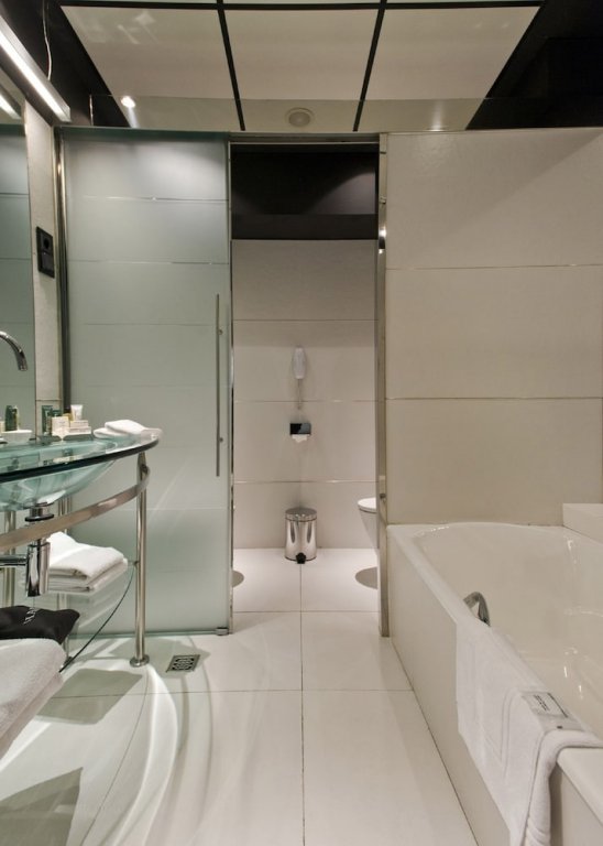 Фото Hilton Madrid Airport