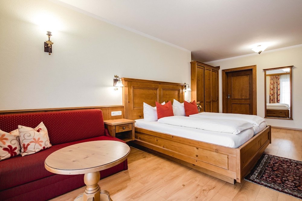 Фото Hotel Bayerischer Löwe