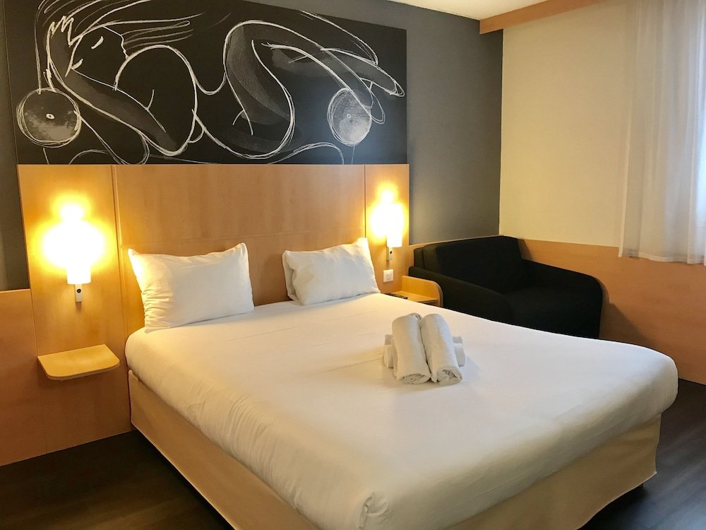 Фото EasyHotel Nice Palais des Congrès