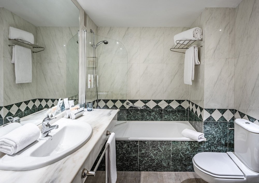 Фото Hotel Madrid Chamartin Affiliated by Melia