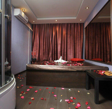 Сутенер жезөкшеге елік етеді