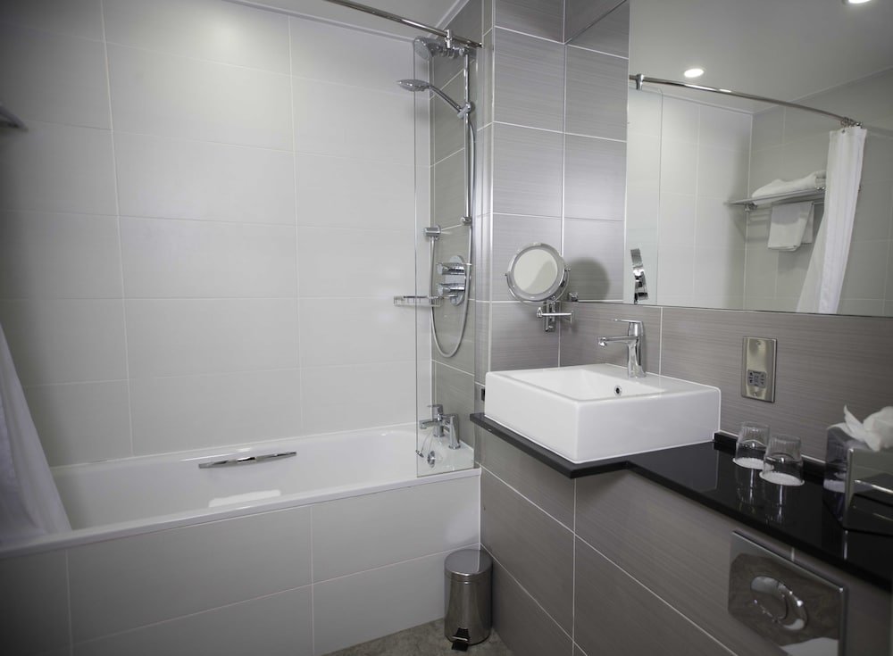 Фото Best Western Chilworth Manor Hotel