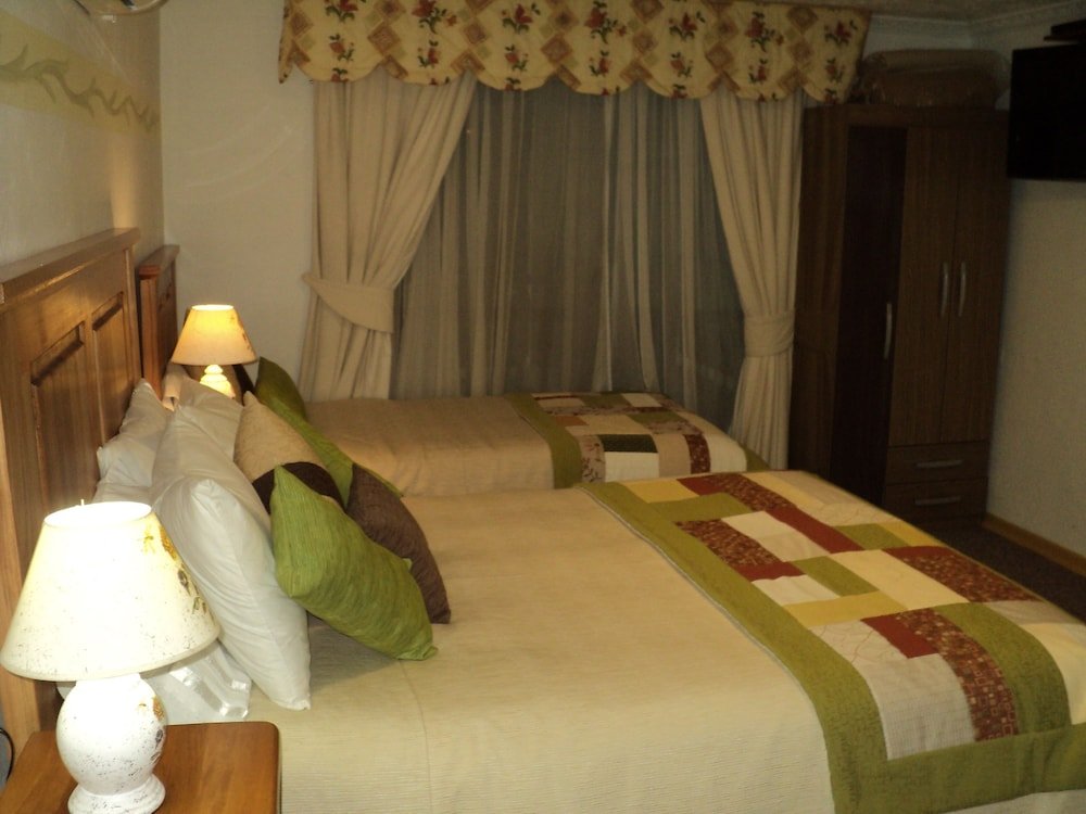 Фото Hostal Casa Familia