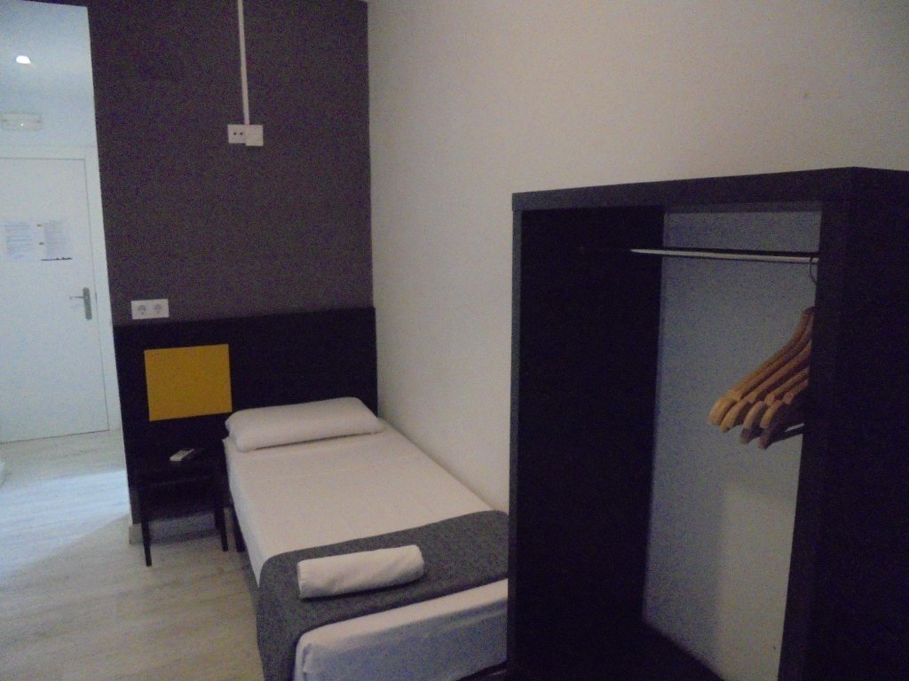 Фото Easy Sants by Bossh Hotels