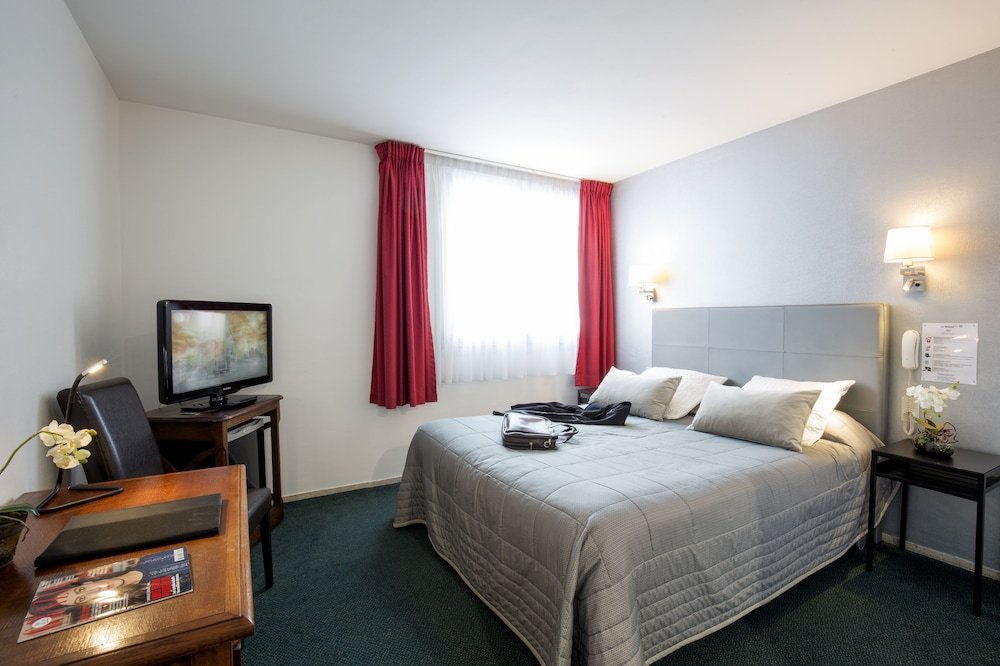 Фото Citotel Bristol Hotel