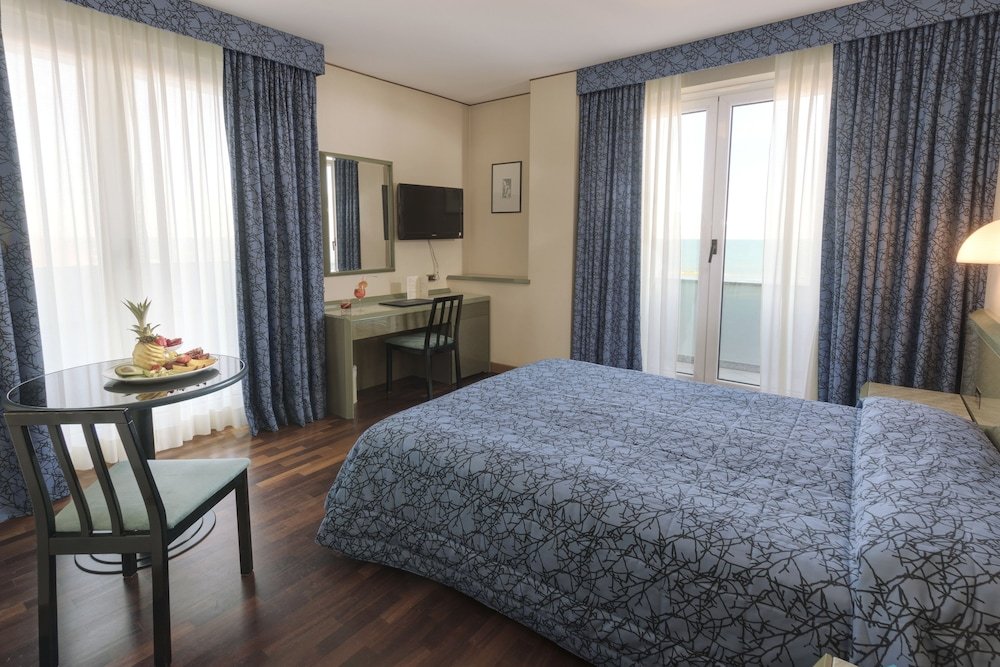 Фото Hotel Royal