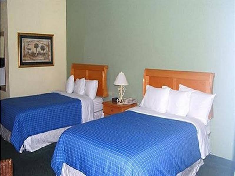 Фото Hollywood Gateway Inn