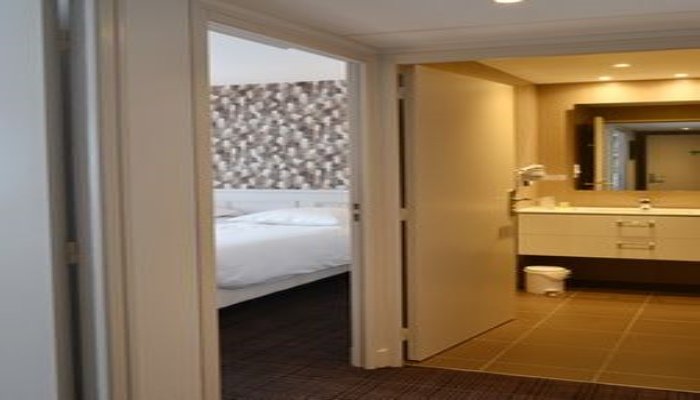 Фото Hôtel-Restaurant Le Monarque