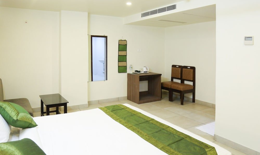 Фото Treebo Trend N Square