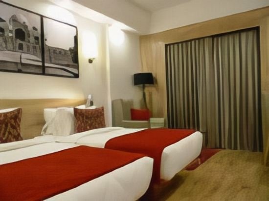 Фото Lemon Tree Premier City Center Gurugram