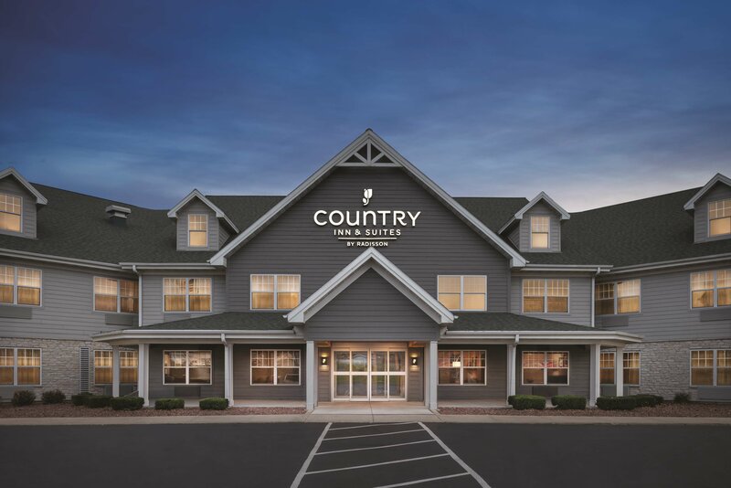 Гостиница Country Inn & Suites by Radisson, Germantown, Wi
