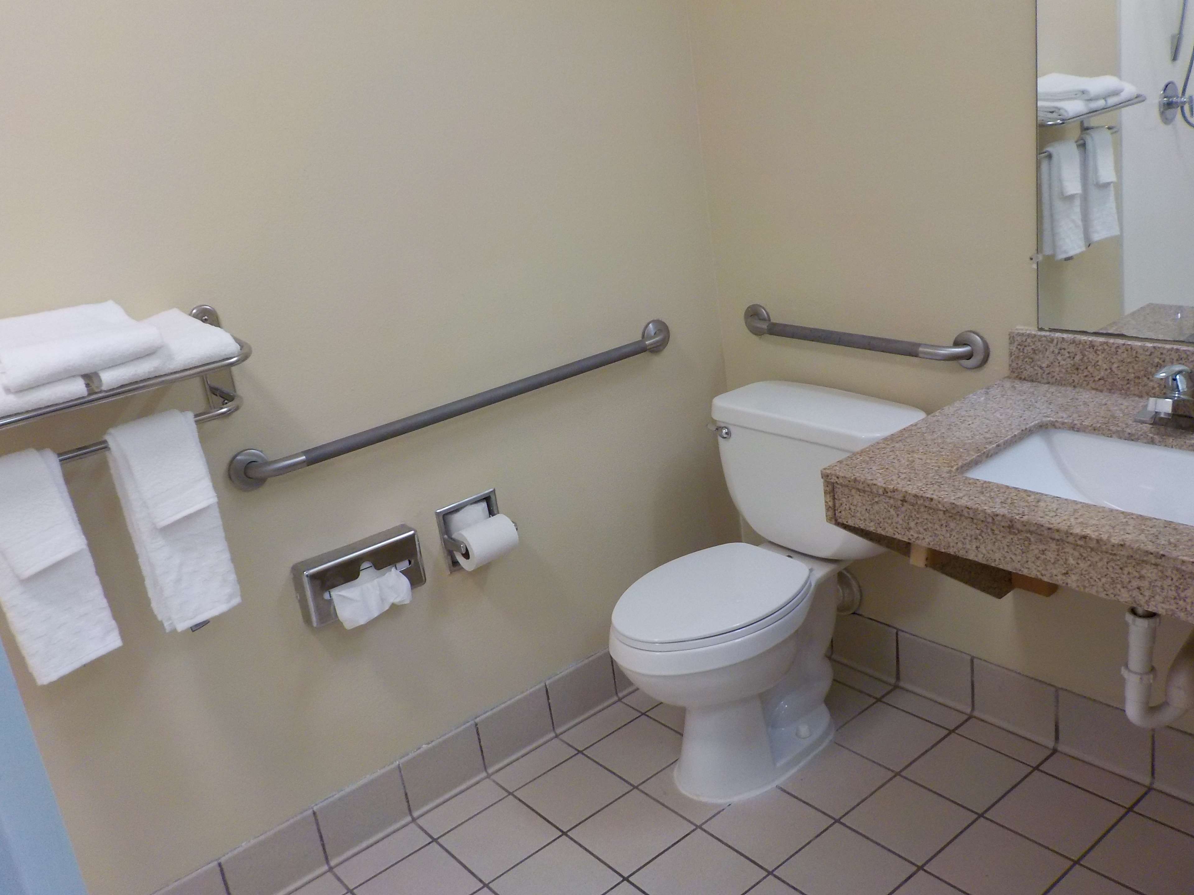 Фото SureStay Hotel by Best Western Tuscaloosa Southeast