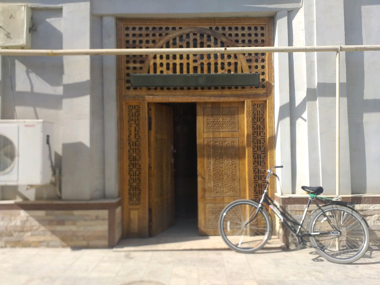 Фото Гранд Нодирбек