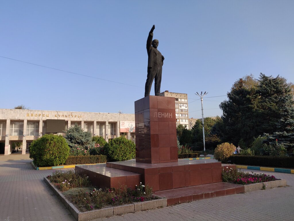 Памятник, мемориал В.И. Ленин, Батайск, фото