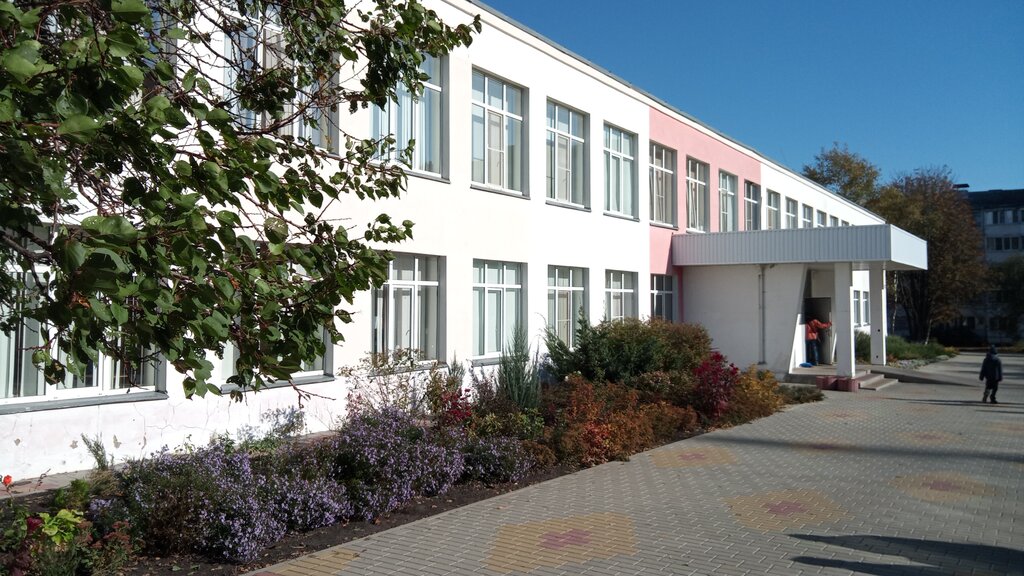 مدرسة Mou Dubovskaya SOSh s uglublennym izucheniyem otdelnykh predmetov ، مقاطعة بيلغورود، صورة