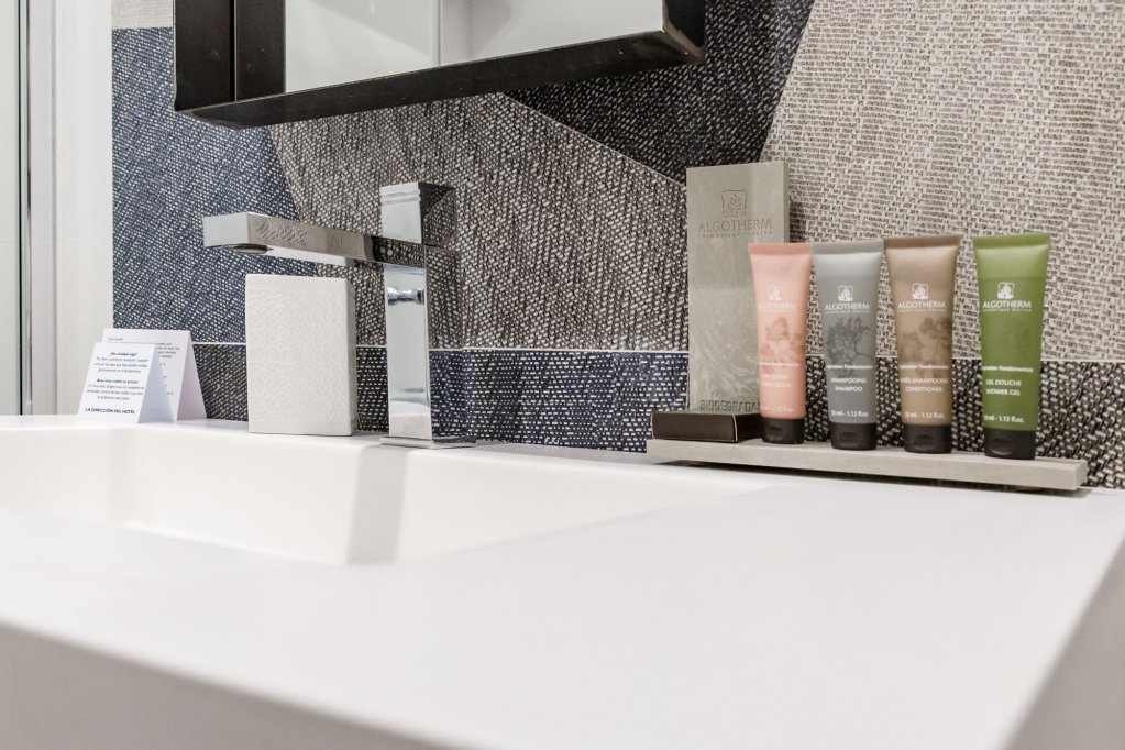 Фото Hotel Boutique Teatro Romano