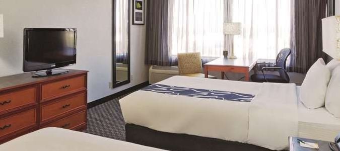 Фото La Quinta Inn & Suites by Wyndham Buena Park