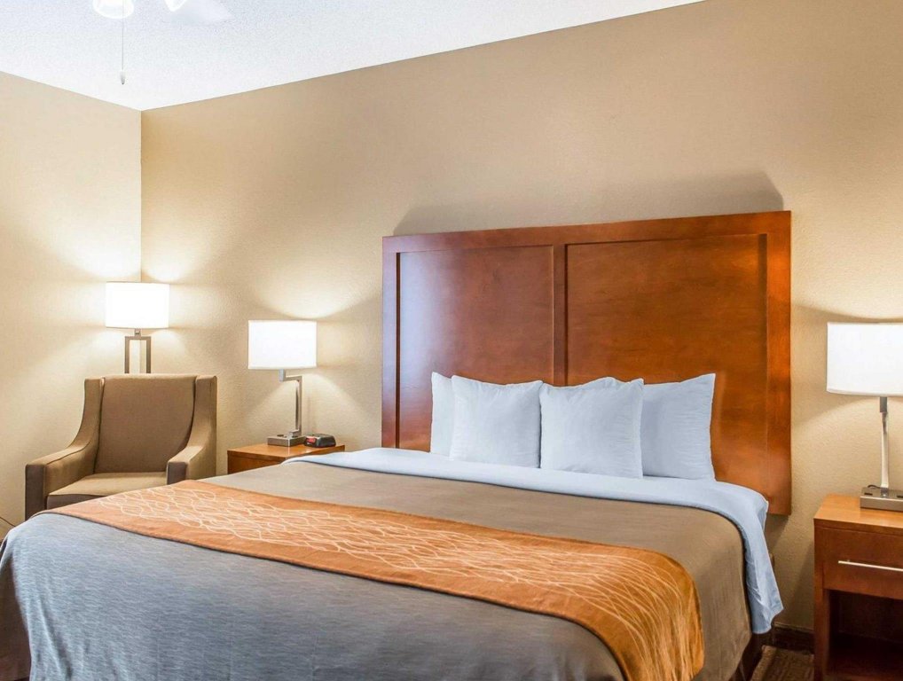 Фото Comfort Inn North/Polaris