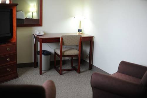 Фото Days Inn by Wyndham Steinbach