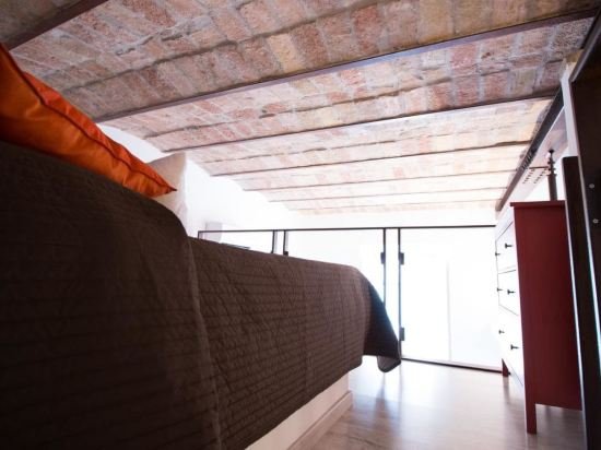 Фото Inner House