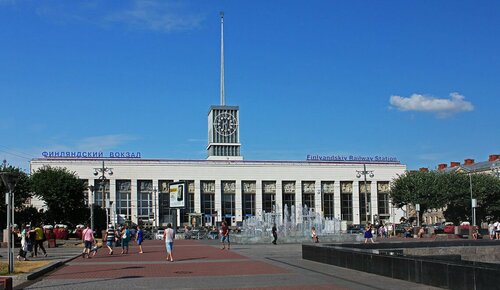 Институттың әйелдер дәретханасындағы жасырын камера видео