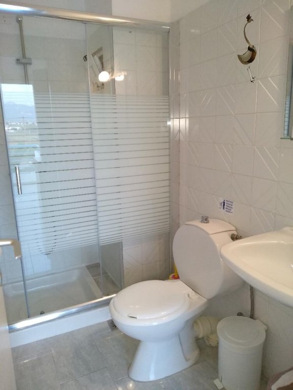 Фото Leonidas Hotel and Studios