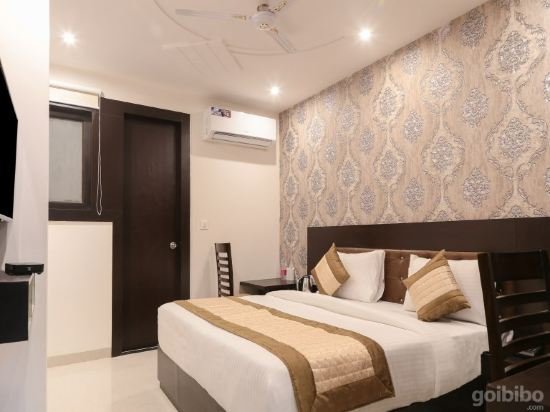 Фото Oyo Townhouse 516 Hotel N Suites