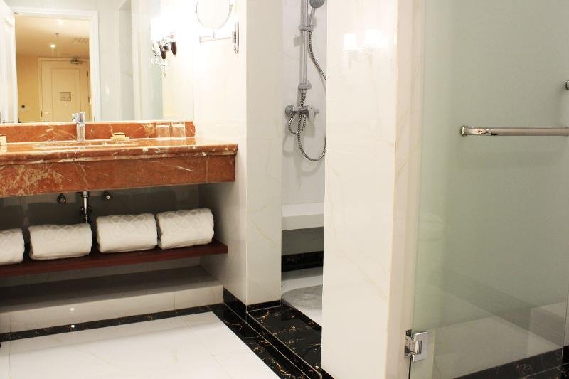 Фото Adimulia Hotel Medan