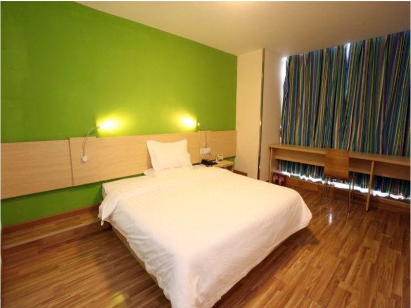 Фото 7 Days Inn Chengdu Shuangliu International Airport Languang Airport International City Branch