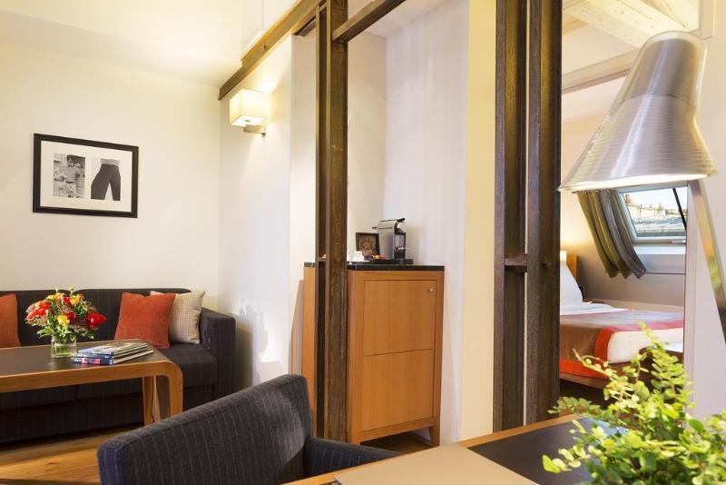 Фото Le Six Paris Hôtel & Spa