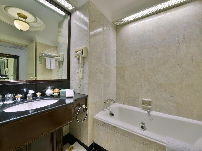 Фото Evergreen Laurel Hotel Sathorn Bangkok