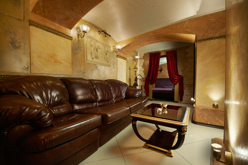 Ресейлік актриса Анна Семеновичтің қатысуымен порно видеоны қараңыз.