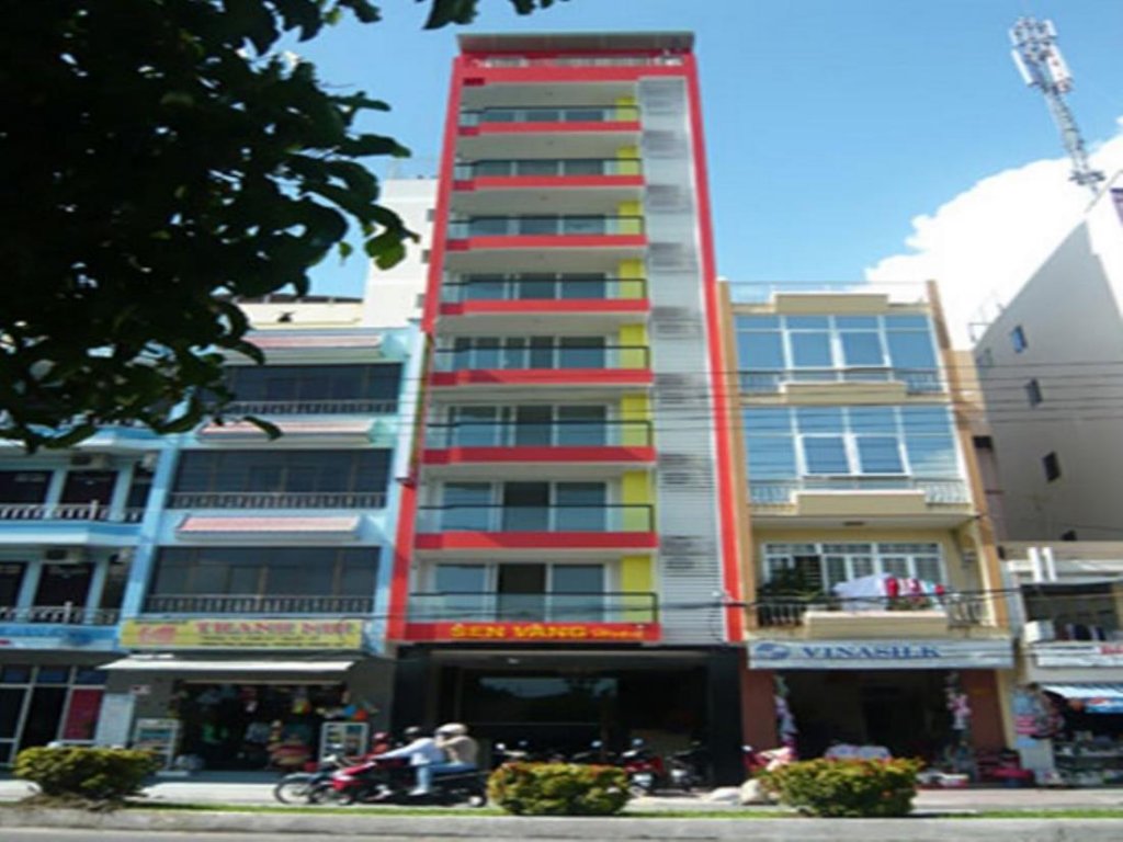 Фото Golden Lotus Hotel