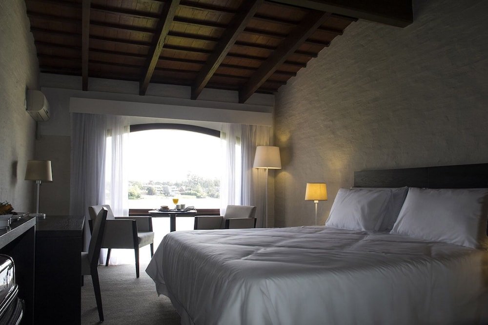 Фото Wyndham Garden Montevideo Carrasco